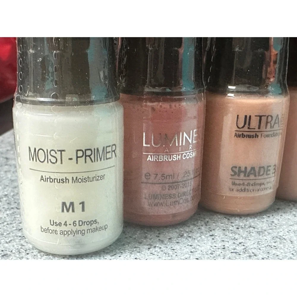 Luminess Airbrush Makeup System With Makeup and cleaner Guide Book